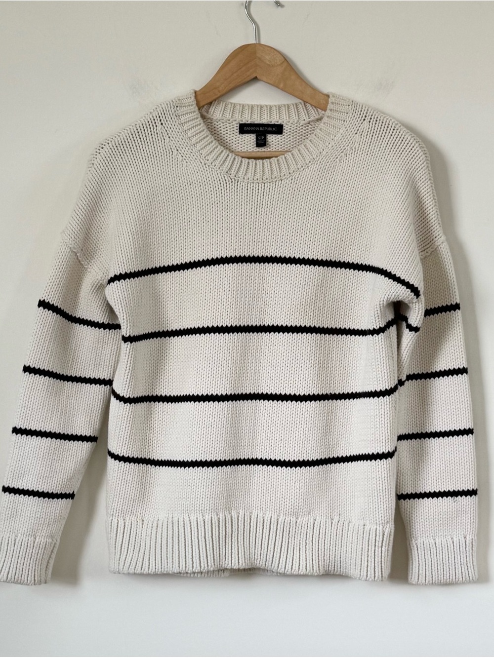 Banana Republic Chunky Knit Sweater Small Cream Minimalist Cable Ribbed Cozy